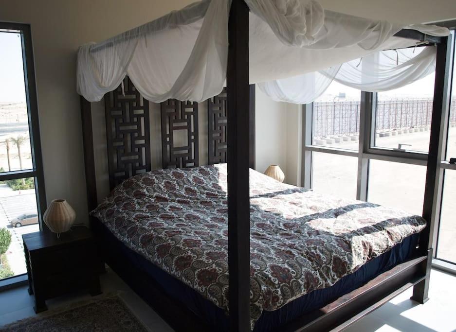 Elegant And Comfortably Furnished 2brh In A Quiet Area! * Дубай