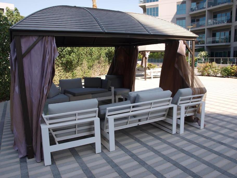 Elegant And Comfortably Furnished 2brh In A Quiet Area! Апартаменти